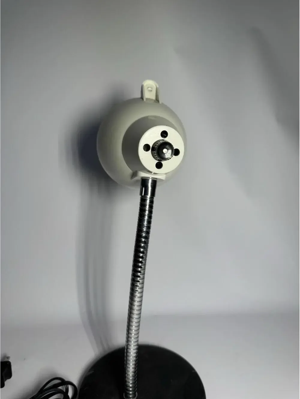 (RF) Vintage Adjustable Gooseneck Desk Lamp White Metal Shade Black Base Lamp